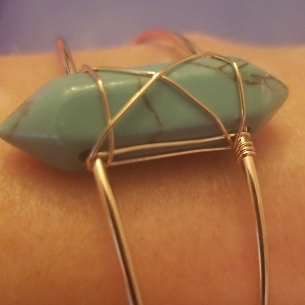 Turquoise gold tone cuff bracelet - Picture 8 of 10